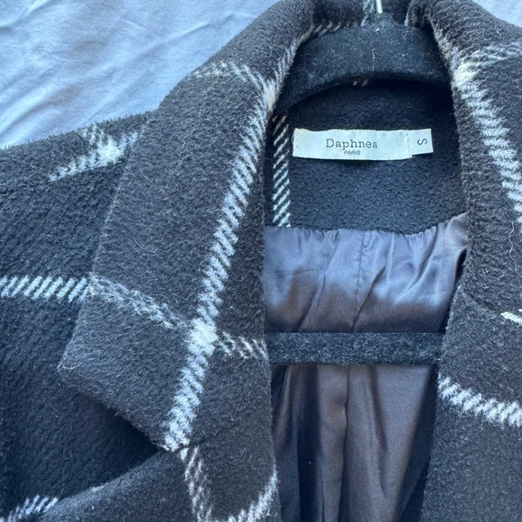 beautiful block pattern coat - Picture 4 of 5